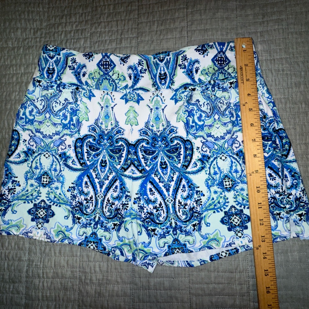 INC Stretch Shorts in blue pattern - Picture 4 of 6